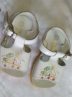 Small white sandals with little houses design  Made in Spain 4 3/4 inches